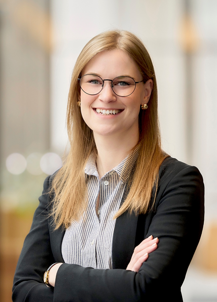 Emma Gordon Ritter, Associate at Lockridge Grindal Nauen PLLP, specializing in data breach and healthcare litigation.